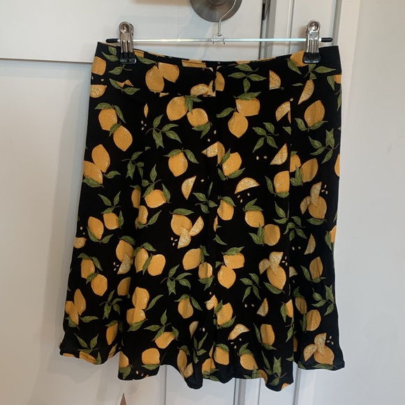 Reformation Sz 0 black lemon drop flounce skirt - Picture 4 of 6